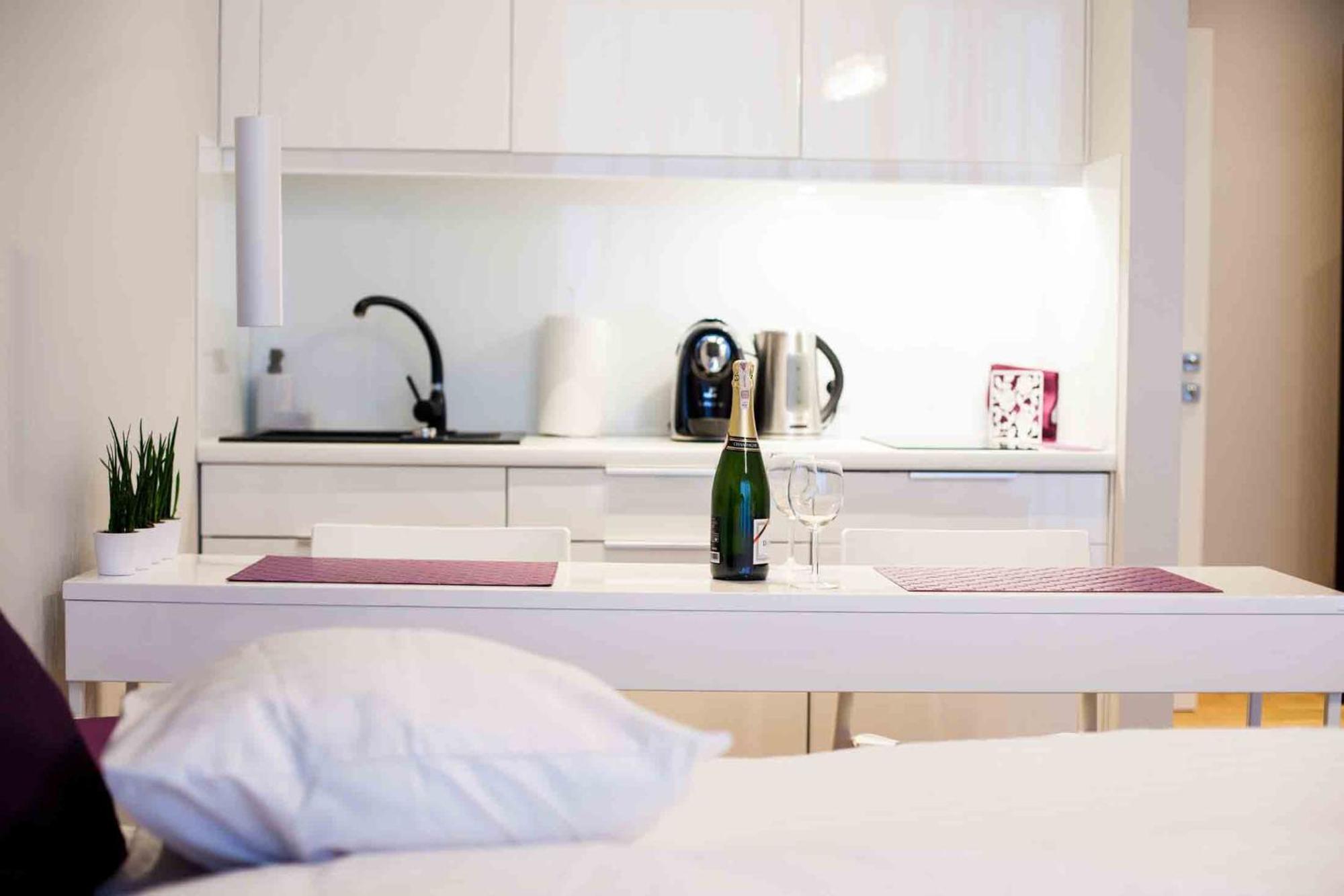 Triton Apartments Varsovie Extérieur photo