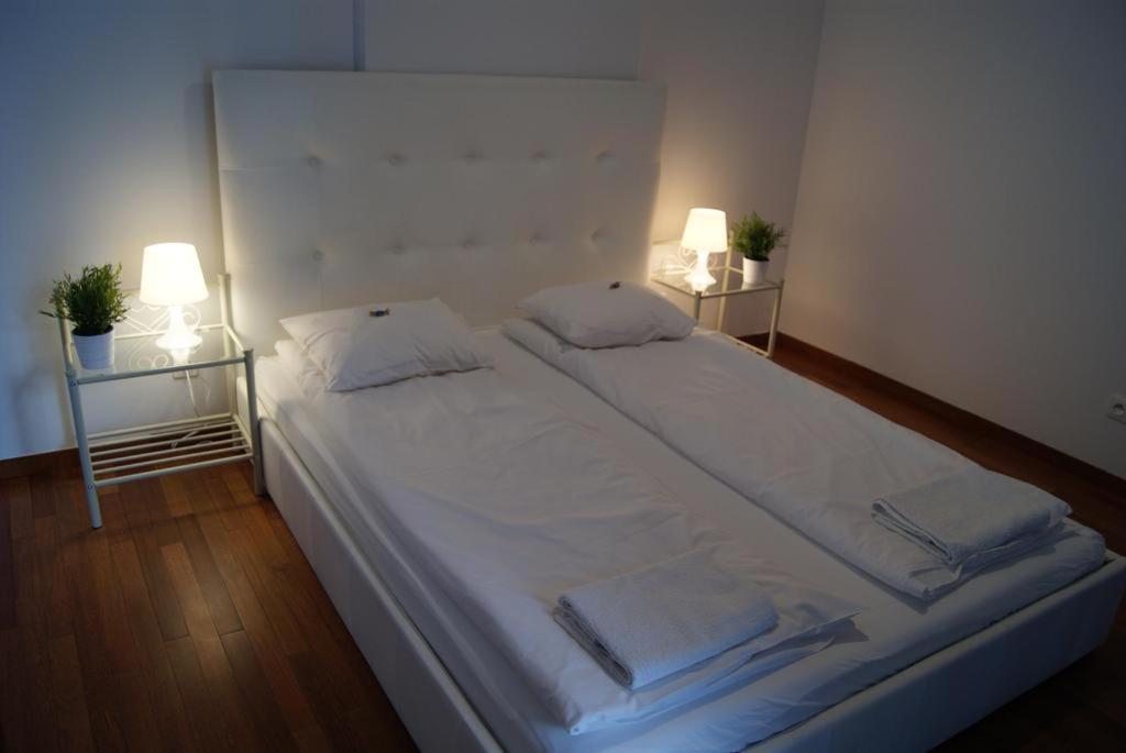 Triton Apartments Varsovie Extérieur photo