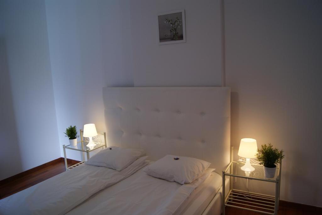 Triton Apartments Varsovie Extérieur photo